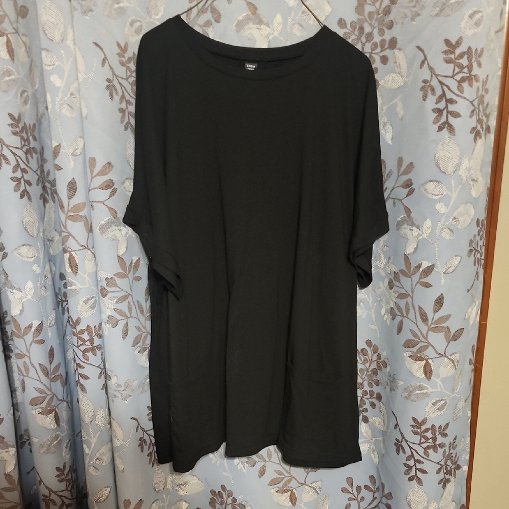 SHEIN Classic Black Tee